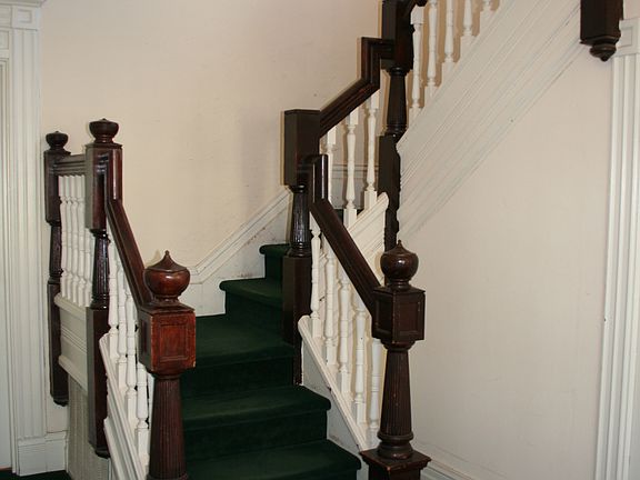4th image of 437 East Allen Street