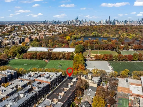 9 Argyle Road image 23 of 24