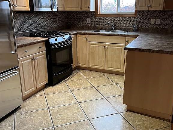 5th image of 1116 Settlers St