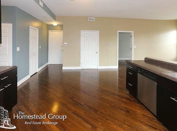 2nd image of 2056 W Division St #3