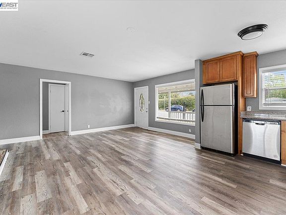 2nd image of 2315 West Ave