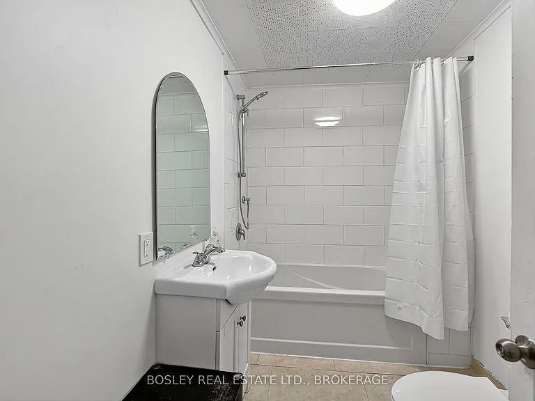 242 Mary St #10 — Photo 9