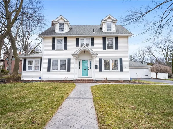 15 Hillcrest Pkwy, Brockport, NY 14420