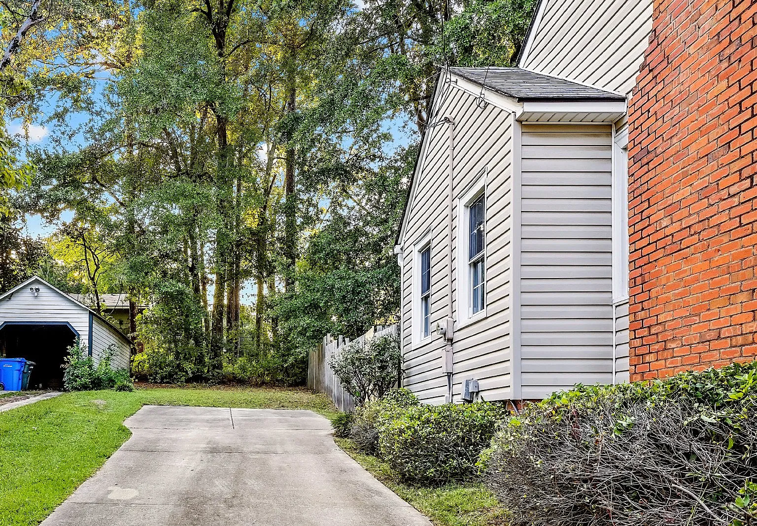 2 bed, 1.0 bath, $1,125 — Photo 4