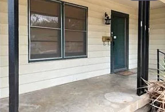 2nd image of 617 E Ellen Ave