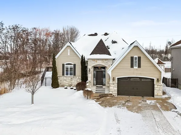 67 Rue Mallette, Mercier, QC J5R 0A9