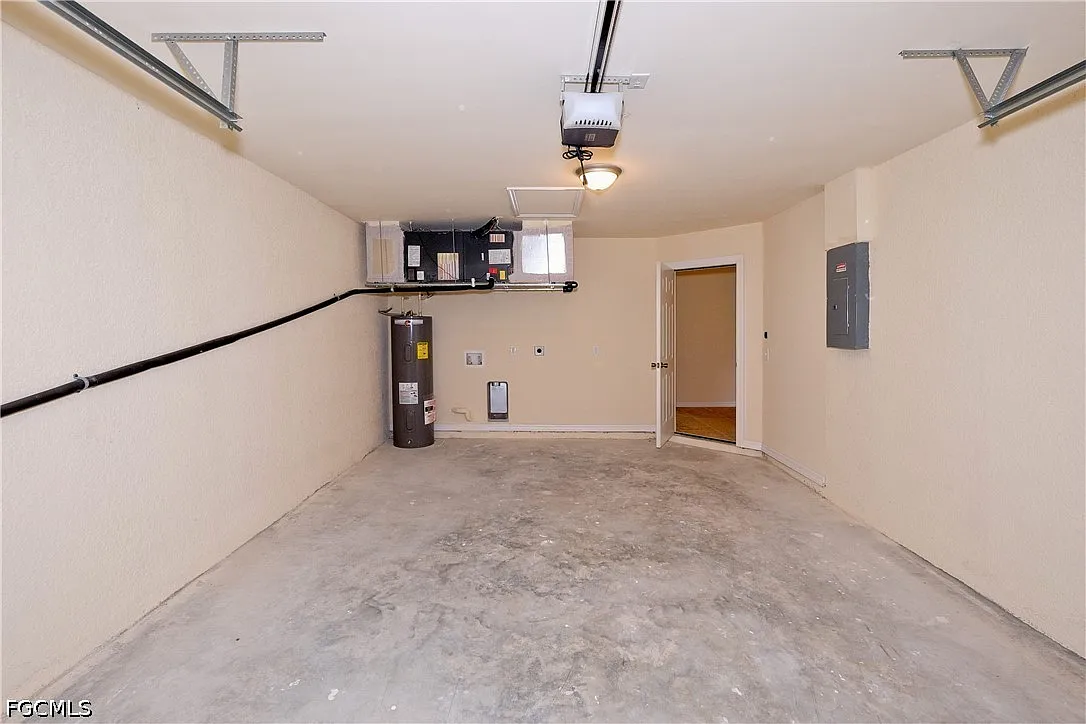3 bed, 2.0 bath, 1200 sqft, $1,600 — Photo 4