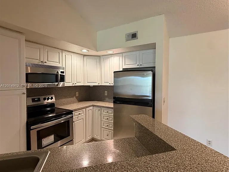 12950 Vista Isles Dr #423 — Photo 3