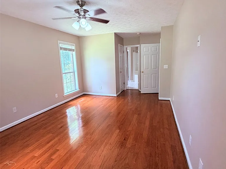 11 Twin Oaks Ln — Photo 17