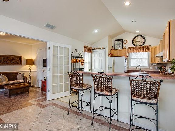 Seating at Kitchen Counter