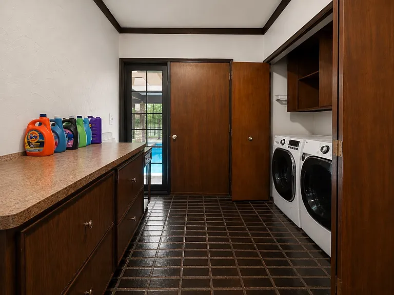 25795 Livingston Cir — Photo 51