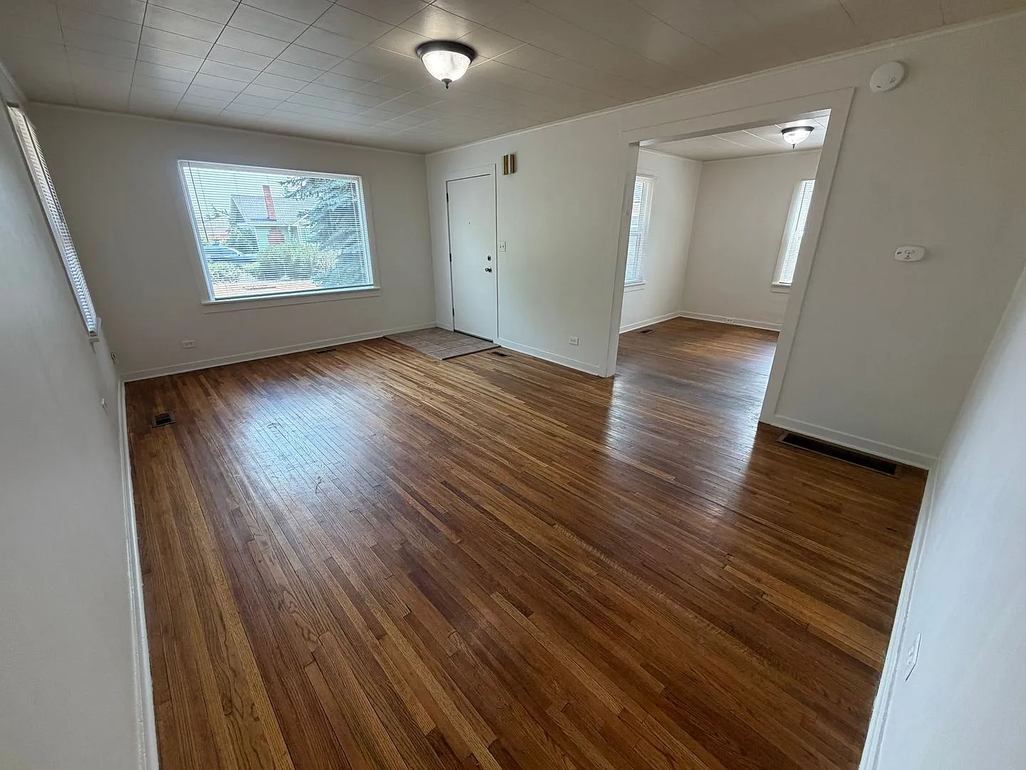 Adorable Shadle Bungalow - 2 Bed, 1 Bath — Photo 3
