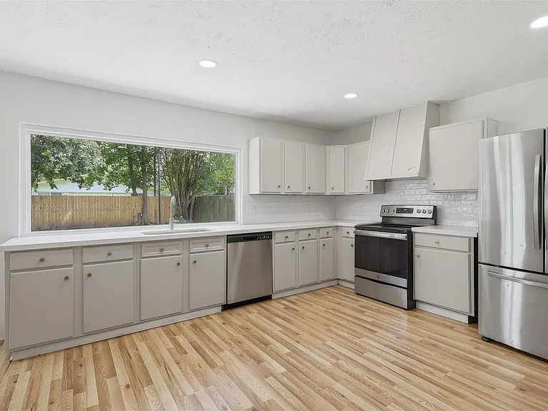 4035 Cypressdale Dr — Photo 7