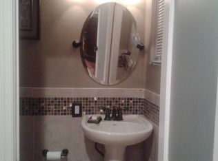 8 Winnwood Rd, Newark, DE 19711