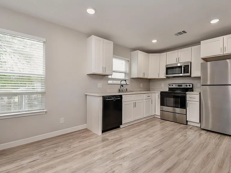 5615 Barremore St #B — Photo 4