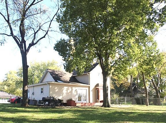 5th image of 310 Vilas St