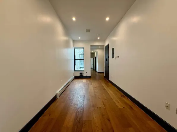 481 Chauncey Street image 3 of 17