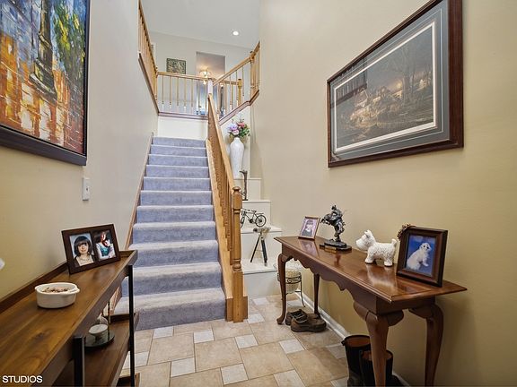 2nd image of 1548 N Courtland Dr #1548