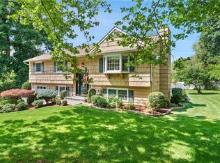 322 Heather Ct, Yorktown Heights, NY 10598