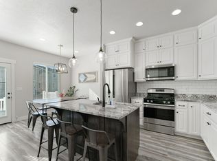 203 W Silver Springs Dr, Vineyard, UT 84059