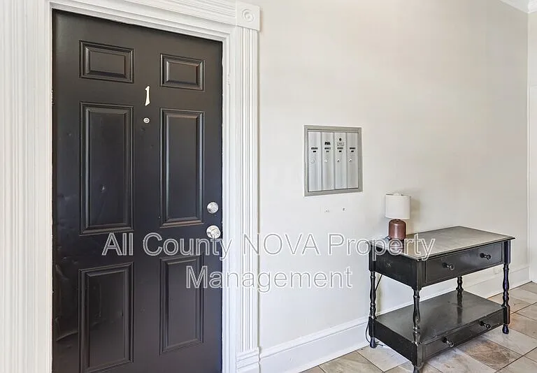 8753 Signal Hill Rd #1 — Photo 4