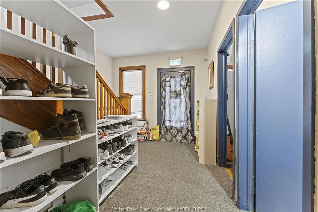 9 bed, $500 — Photo 3