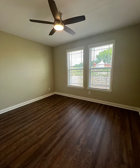 12600 Plassmeyer Pl #B — Photo 11