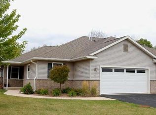 638 Trailview Xing, Waterford, WI 53185