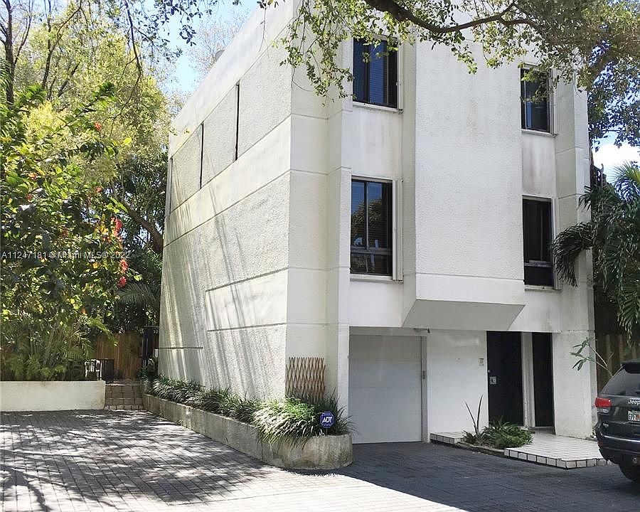 1st image of 2980 Jackson Ave #2980