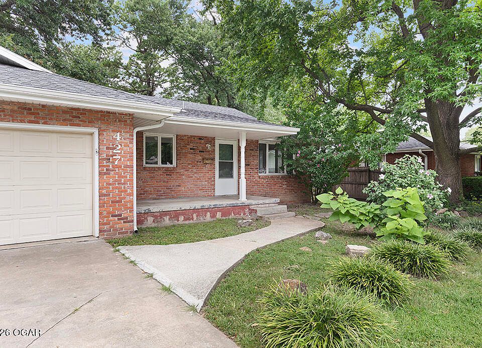 1st image of 427 N Oak Grove Ave