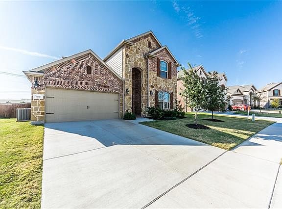3rd image of 150 Balfour Dr