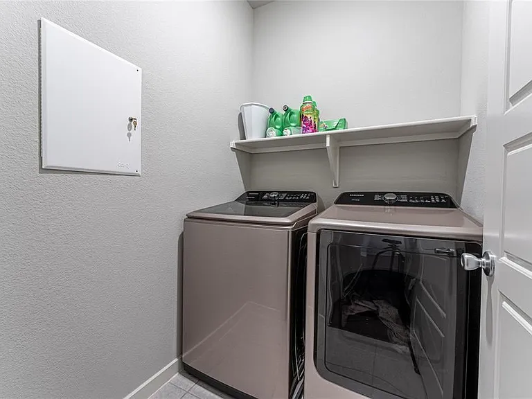 1593 Kessler Dr — Photo 21