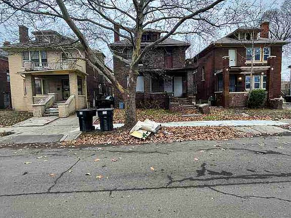 2988 Clairmount