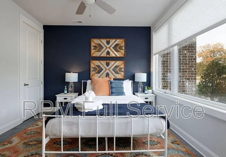 505B Wedgewood Ave — Photo 2