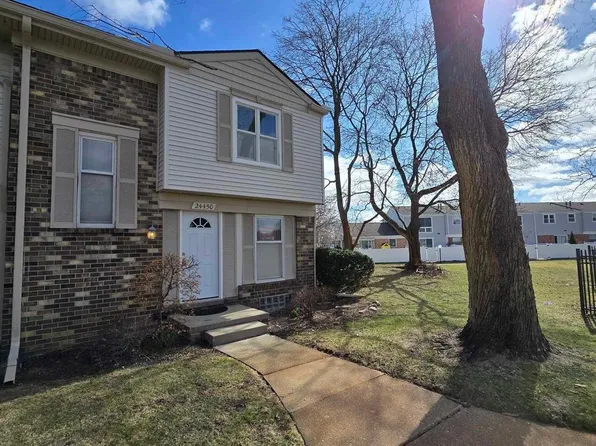 24450 Bashian Dr, Novi, MI 48375