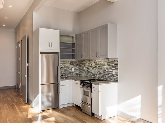2nd image of 1000 Fulton St #1R
