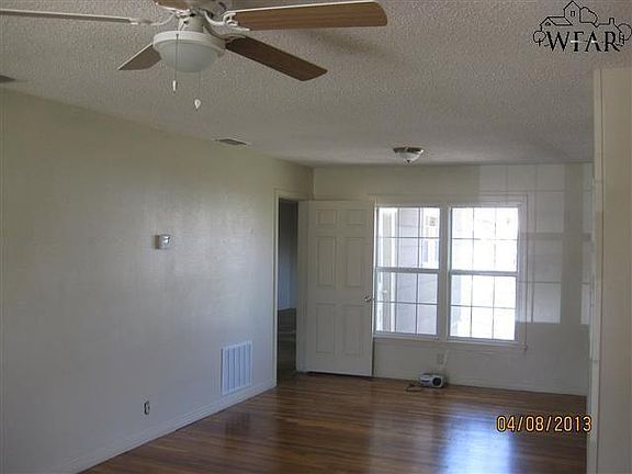 4th image of 2610 Wooddale Ave