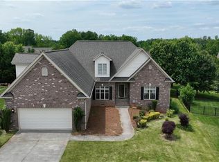 27 Wexford Cir, Thomasville, NC 27360