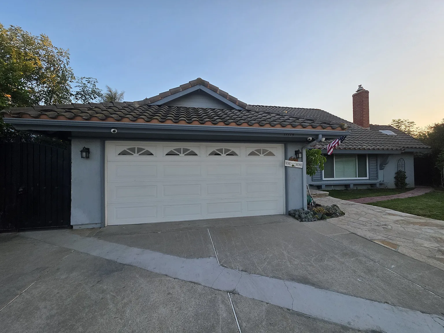 4 bed, 2473 sqft, $4,250 — Photo 3