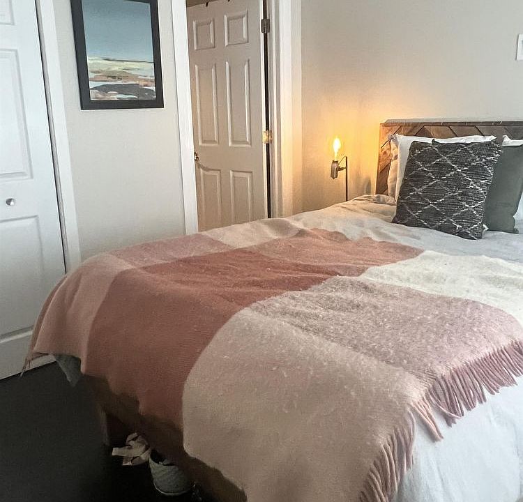 2nd image of 665 Gilmour St #3