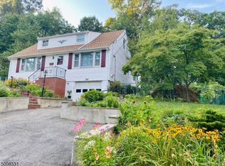 5 Westwood Dr N, West Orange, NJ 07052