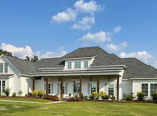 6135 Hunters Pointe Ln, Brusly, LA 70719