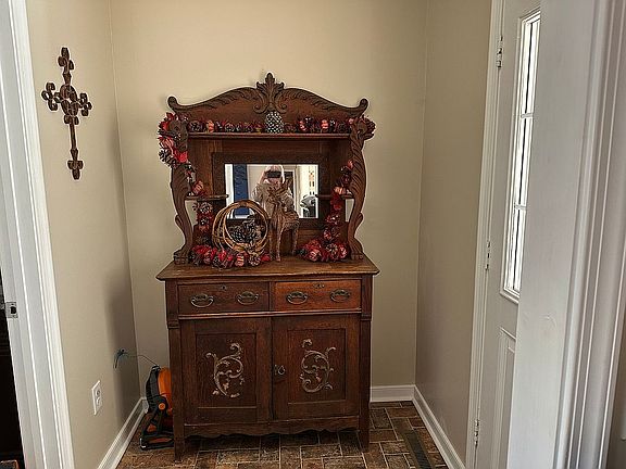 3rd image of 1373 Butler Branch Rd