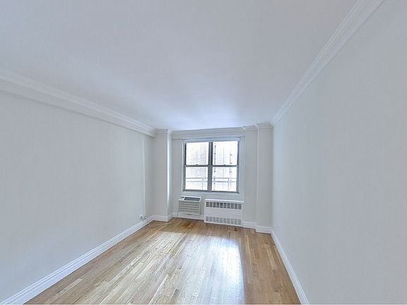 5th image of 210 W 89th St APT 3L