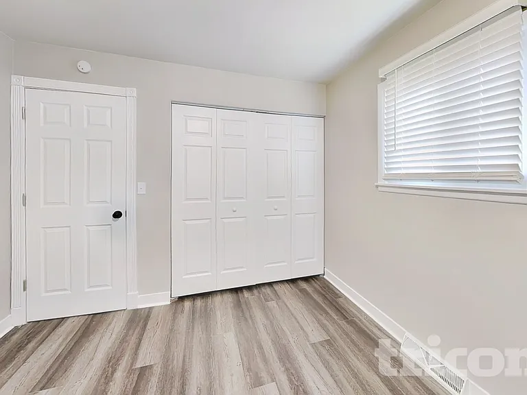 15202 Highland Ave — Photo 8