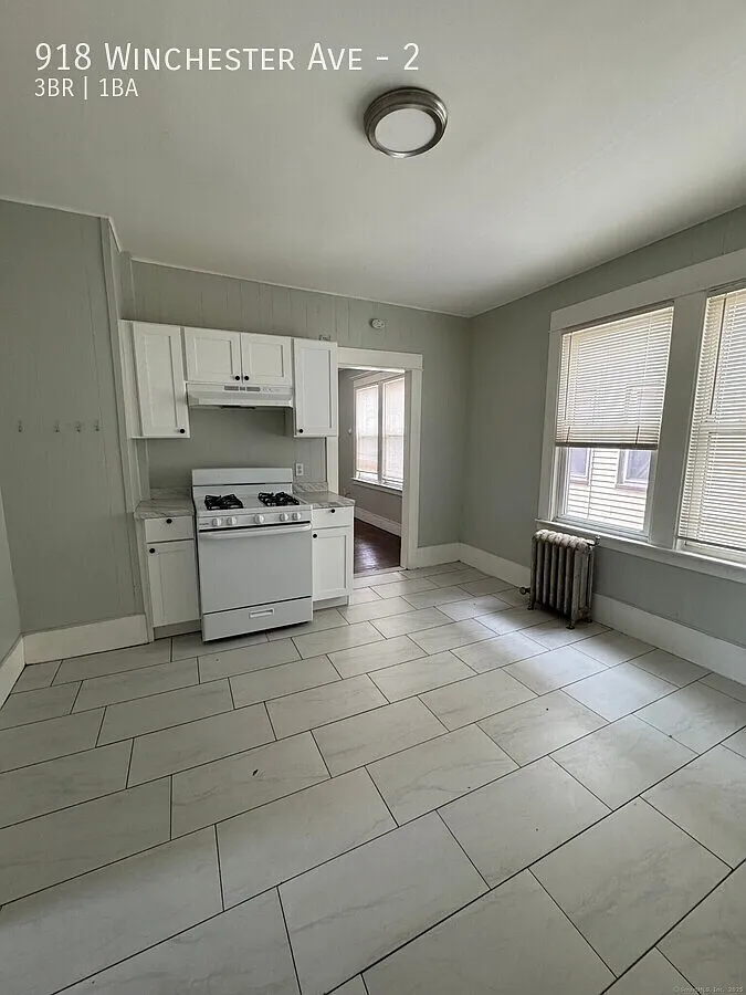 3 bed, 3603 sqft, $1,900 — Photo 2