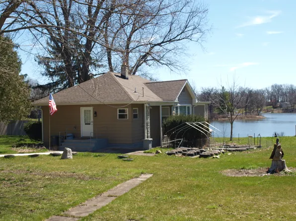 22667 W Silver Lake Ave, Antioch, IL 60002