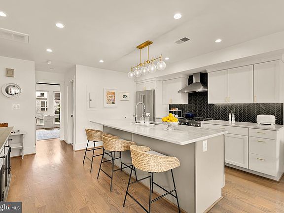 4th image of 1343 Newton St NW #2