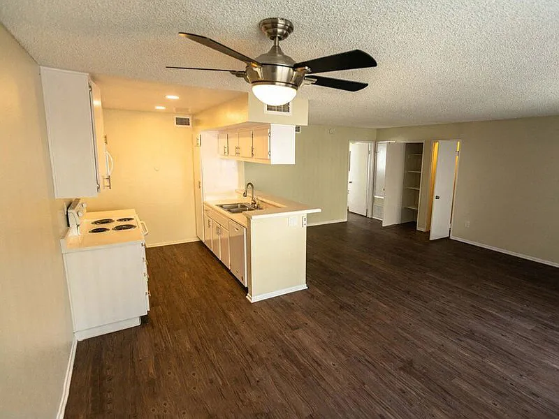 The Canyons at Santa Clarita Apartments — Photo 4