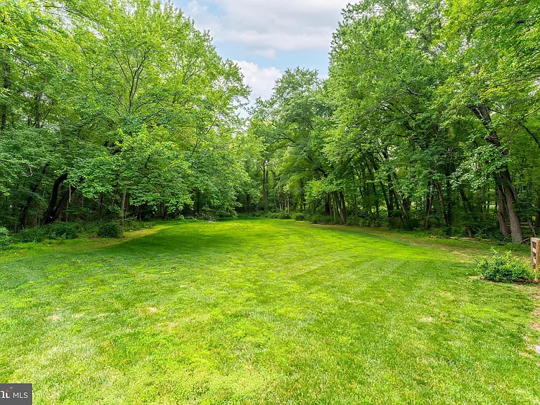 8424 Holly Leaf Dr — Photo 35